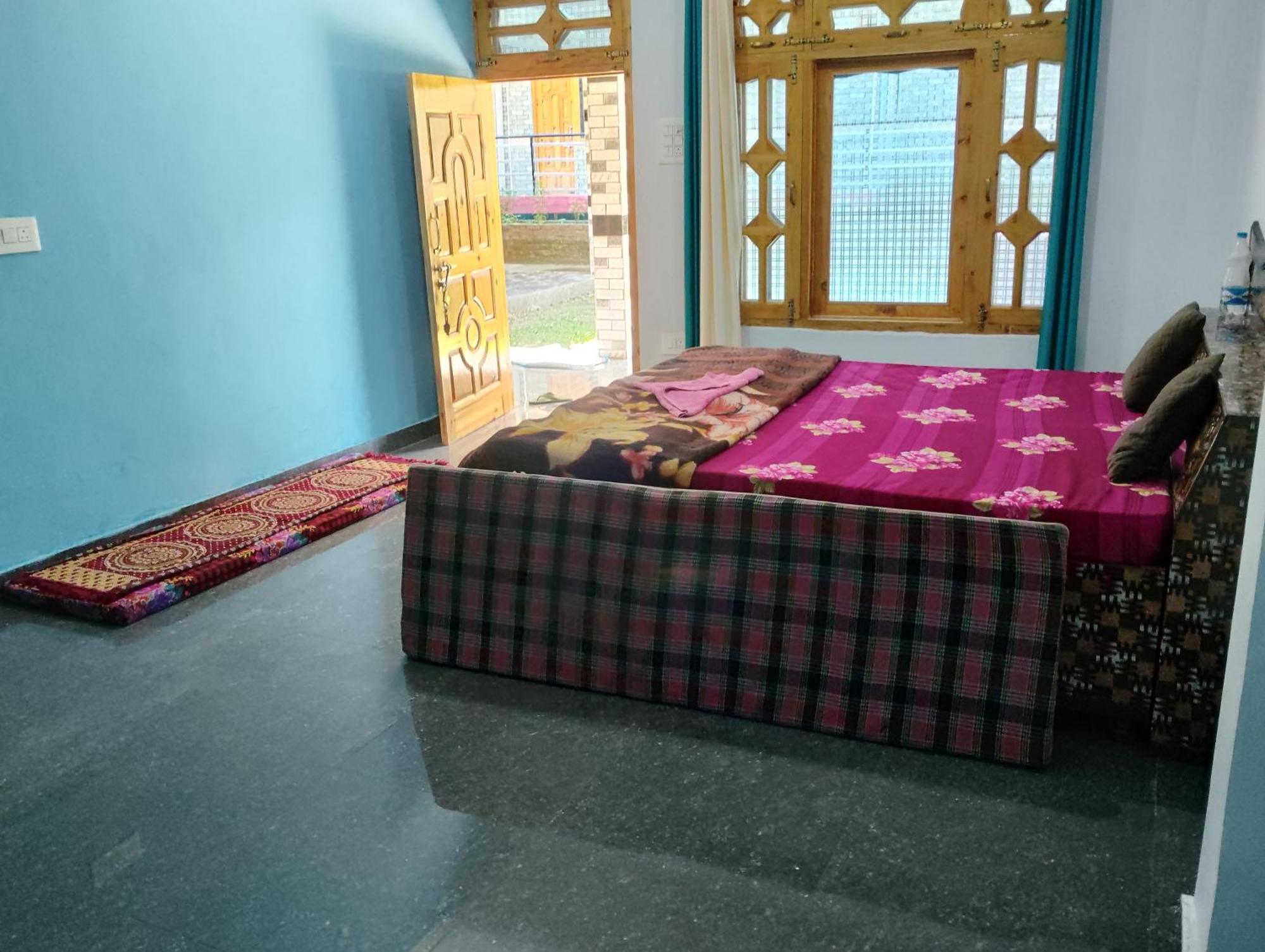 Hotel Dog N Hill Kasol Exterior foto