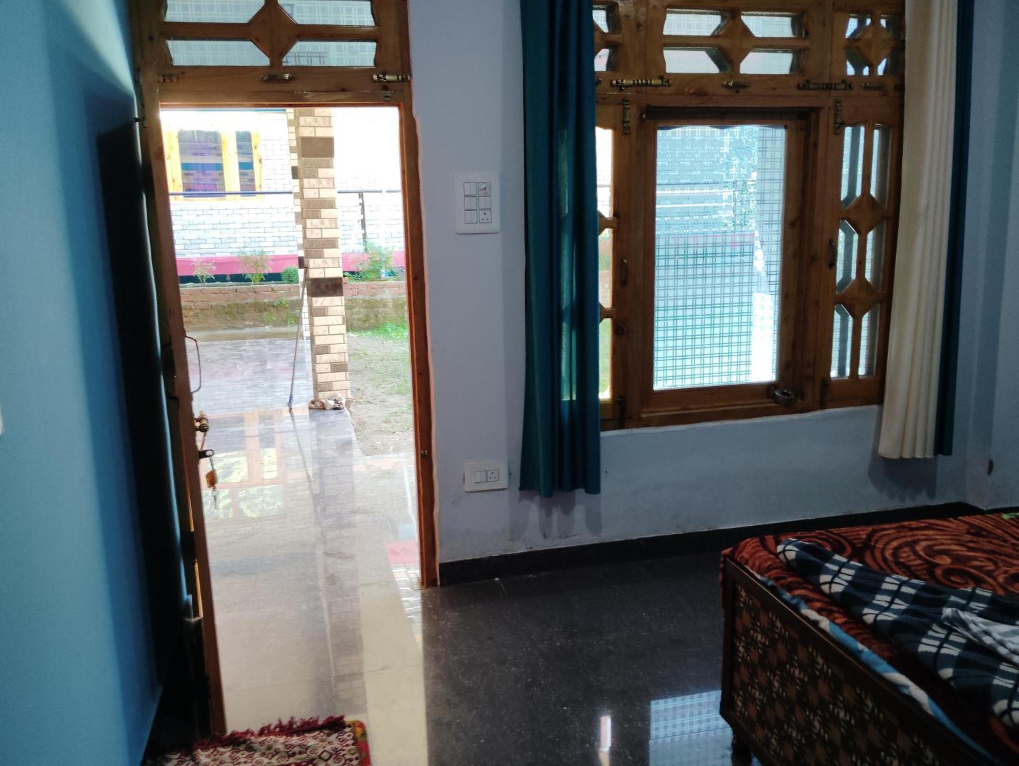 Hotel Dog N Hill Kasol Exterior foto