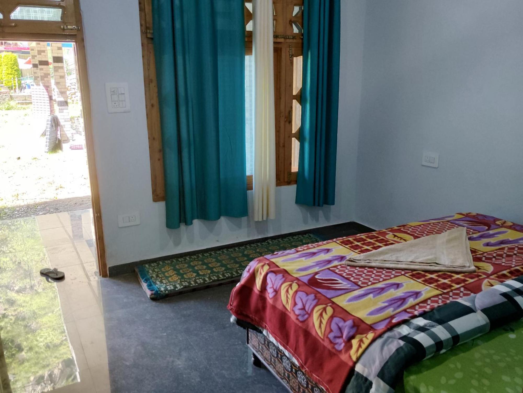 Hotel Dog N Hill Kasol Exterior foto